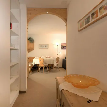 Appartamento Chesa Flora 53 By Interhome *