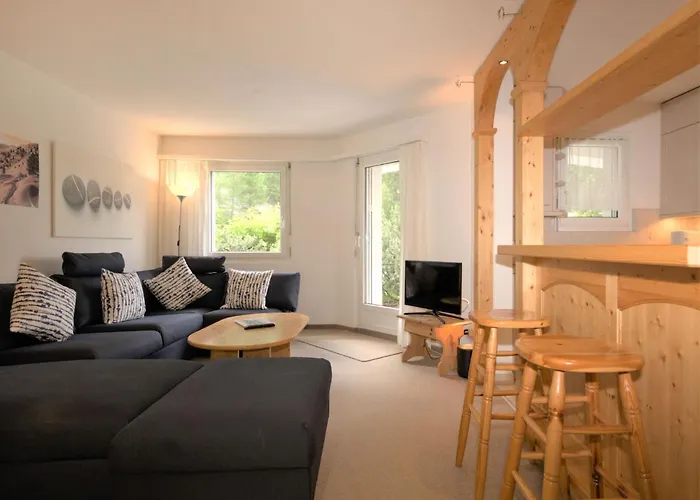 Chesa Flora 53 Apartment *