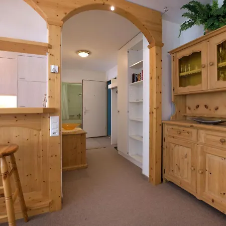 Appartamento Chesa Flora 53 By Interhome